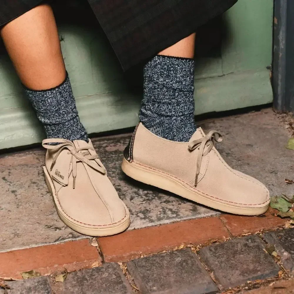 Clarks Men's Beige Suede Desert Trek Chukka Boots in sand suede sz 11.5